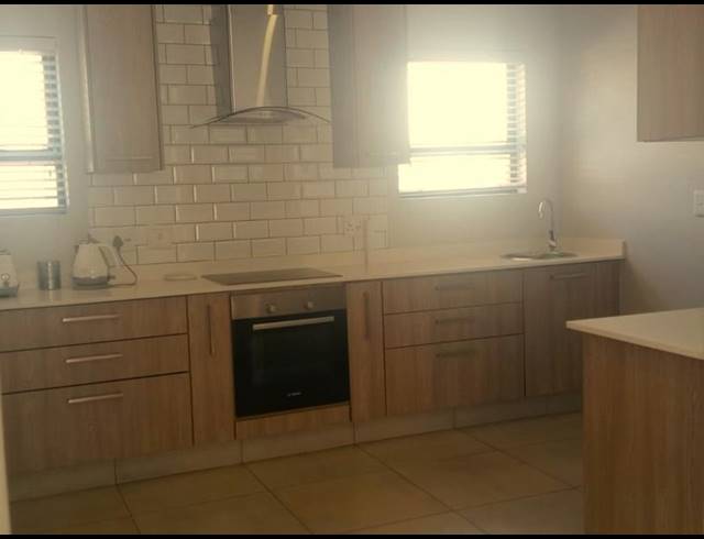 3 BEDROOM HOUSE FOR SALE IN MIDSTREAM MEADOWS